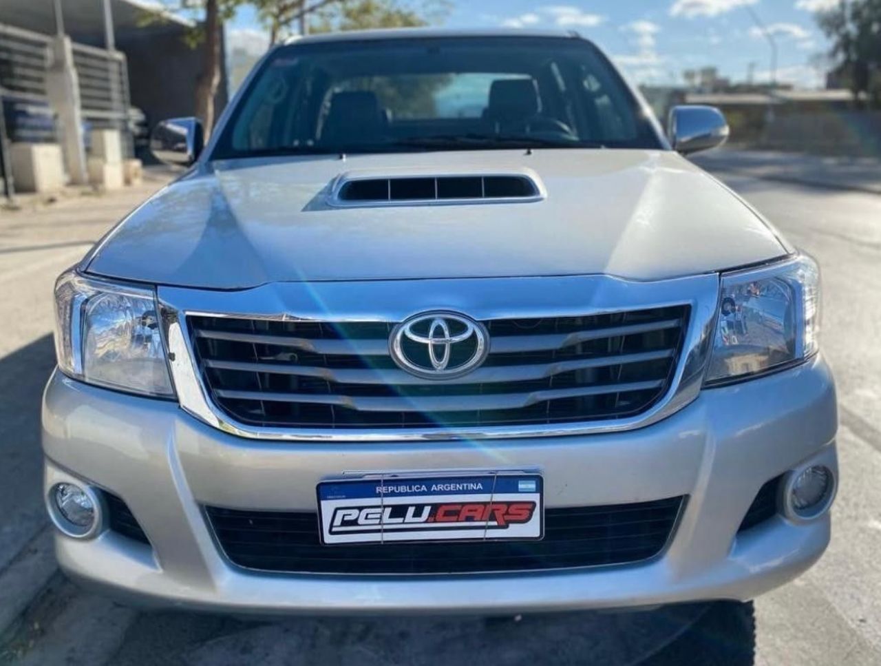 Toyota Hilux Usada en San Juan, deRuedas