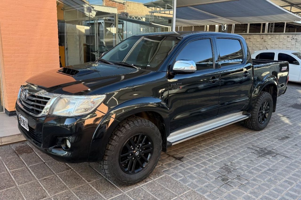 Toyota Hilux Usada Financiado en Mendoza, deRuedas