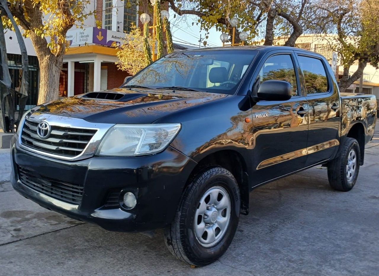 Toyota Hilux Usada en San Juan, deRuedas