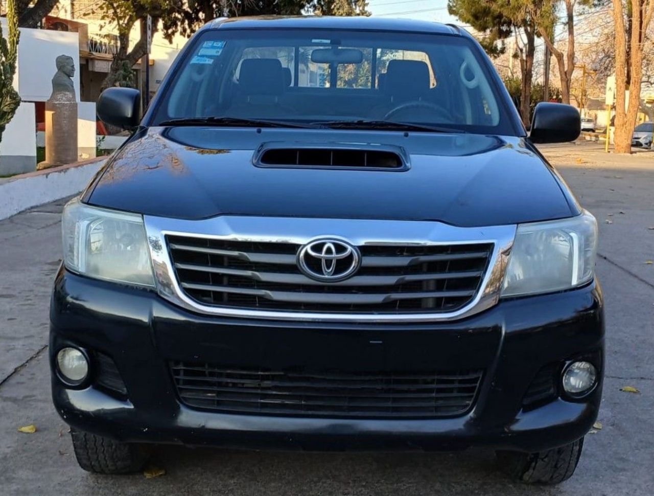Toyota Hilux Usada en San Juan, deRuedas