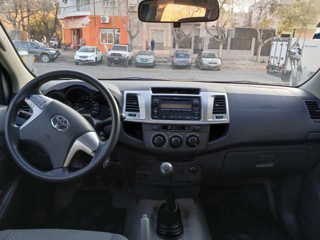 Toyota Hilux Usada en San Juan, deRuedas