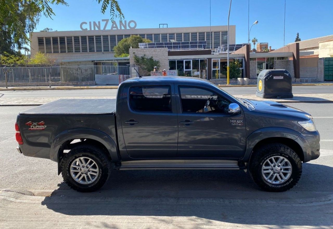 Toyota Hilux Usada Financiado en San Juan, deRuedas