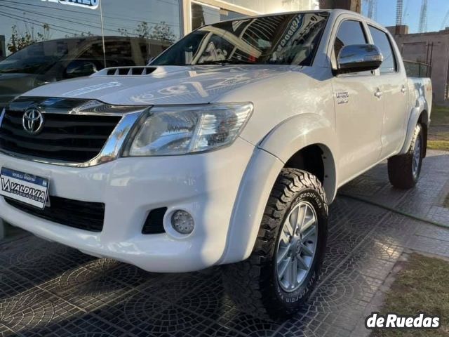 Toyota Hilux Usada en San Juan, deRuedas