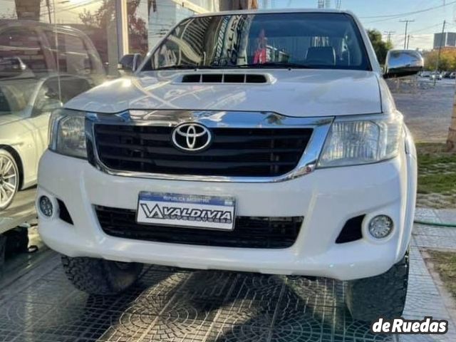 Toyota Hilux Usada en San Juan, deRuedas