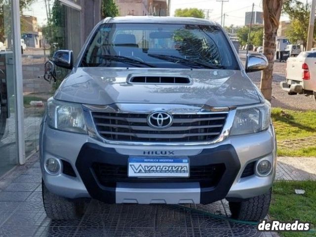 Toyota Hilux Usada en San Juan, deRuedas