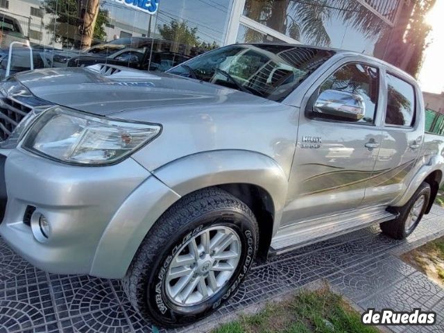 Toyota Hilux Usada en San Juan, deRuedas