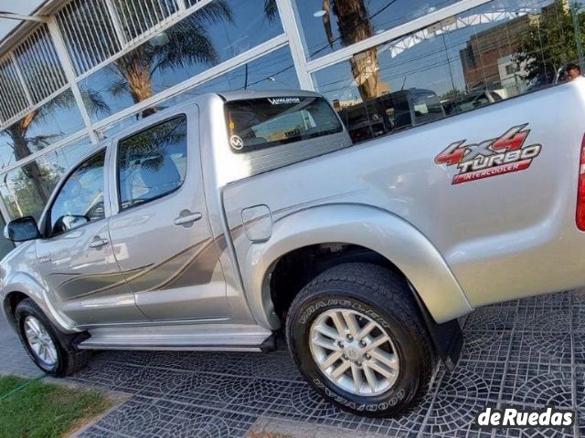 Toyota Hilux Usada en San Juan, deRuedas