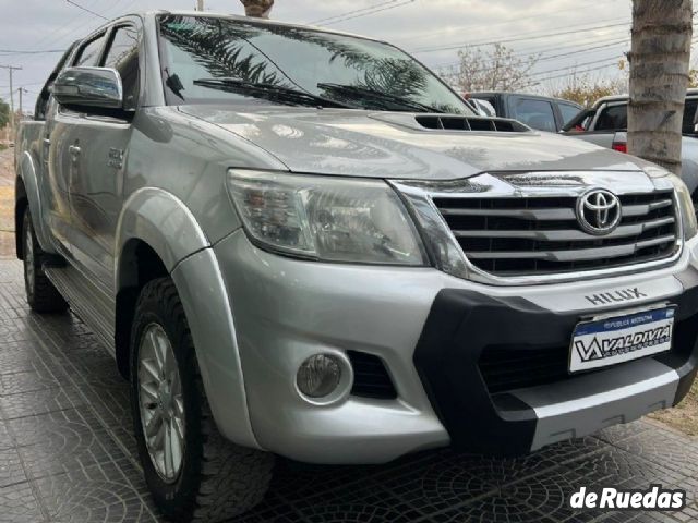 Toyota Hilux Usada en San Juan, deRuedas