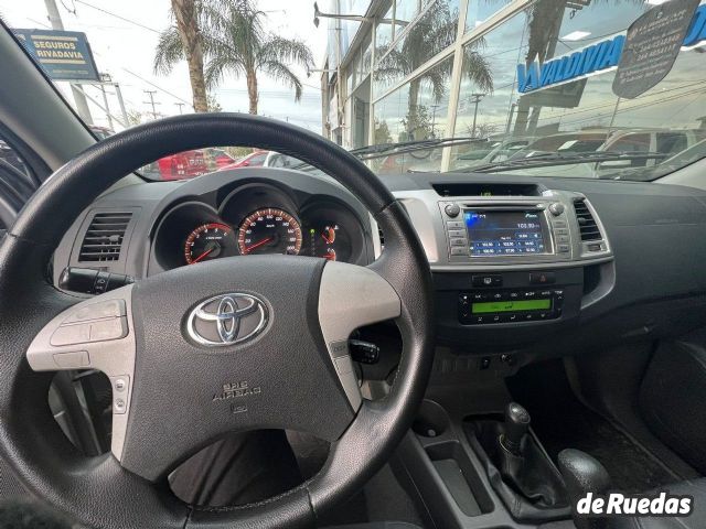 Toyota Hilux Usada en San Juan, deRuedas