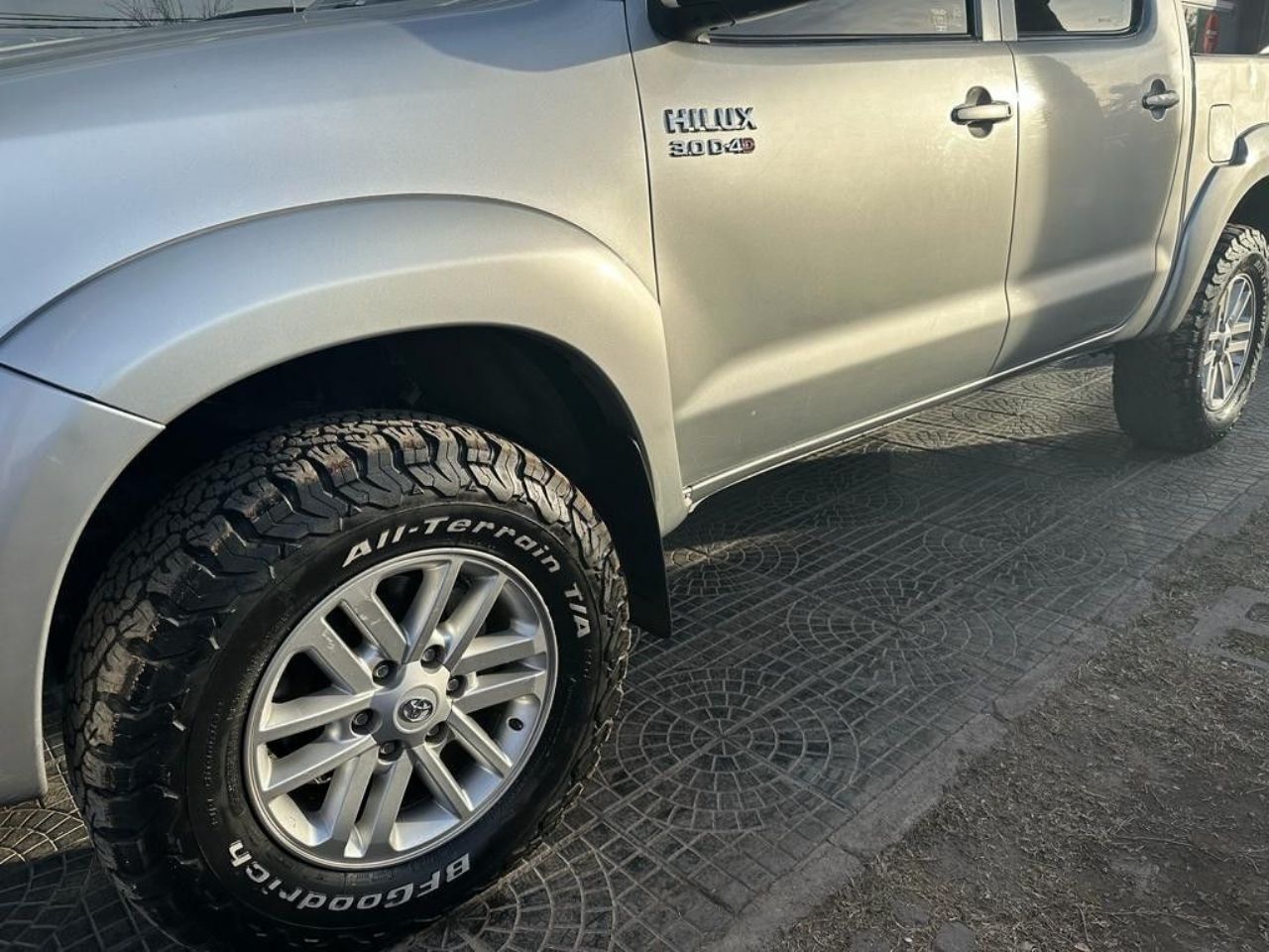 Toyota Hilux Usada en San Juan, deRuedas