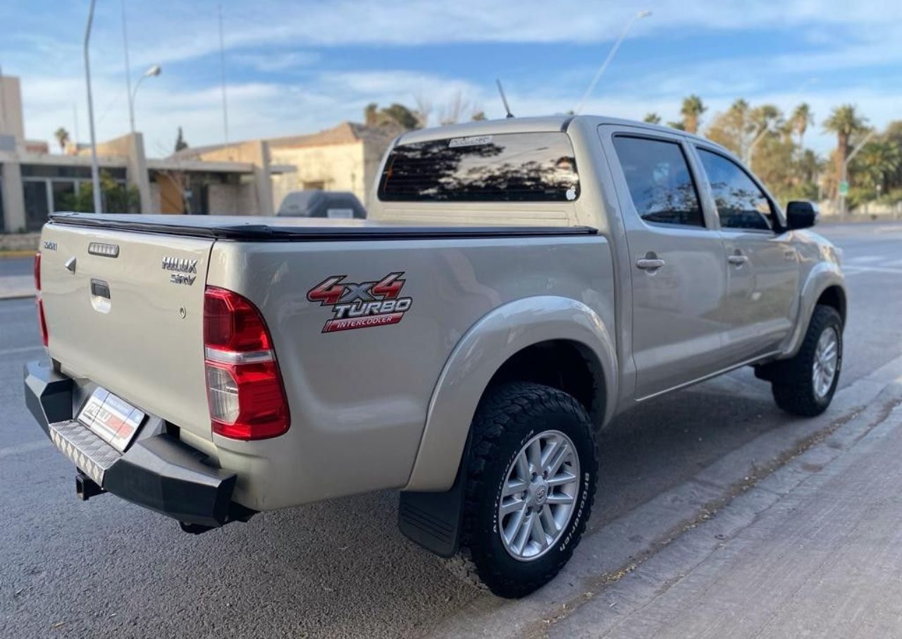 Toyota Hilux Usada en San Juan, deRuedas