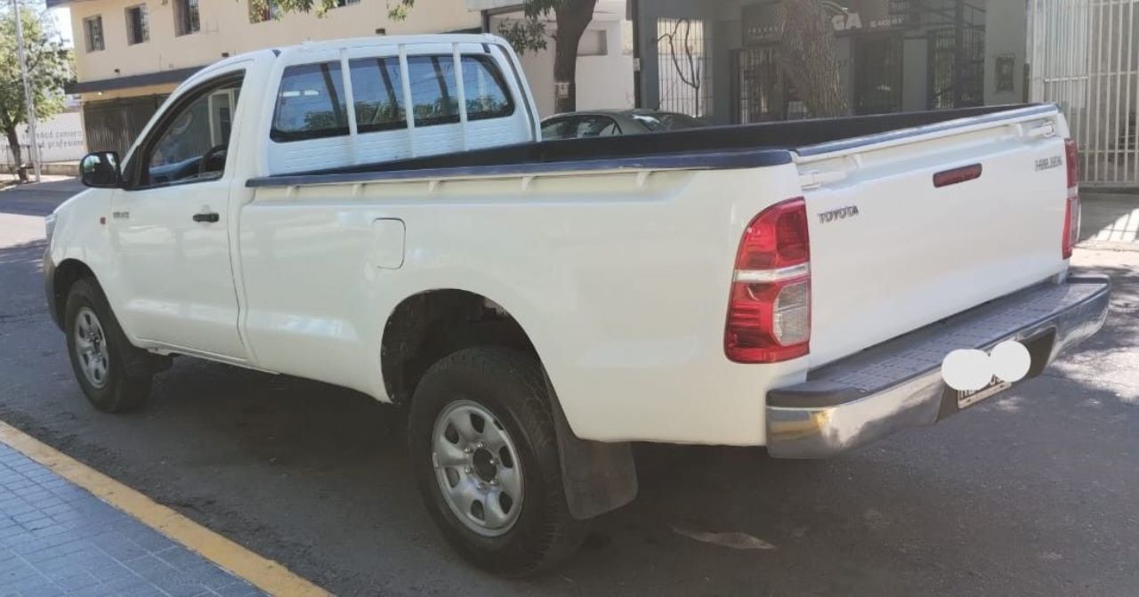Toyota Hilux Usada en Mendoza, deRuedas
