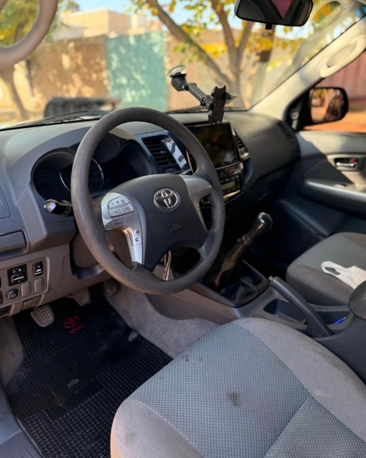 Toyota Hilux Usada Financiado en Mendoza, deRuedas