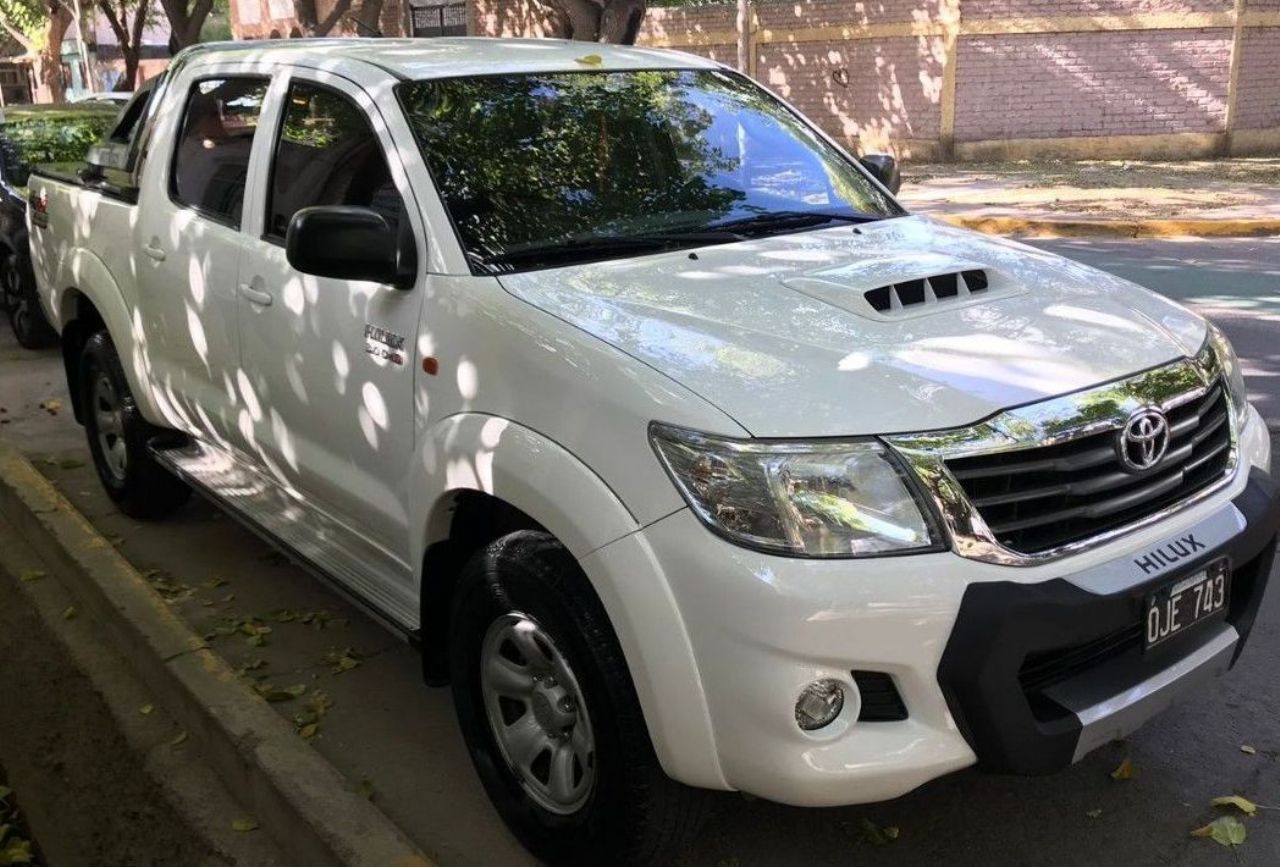 Toyota Hilux Usada en Mendoza, deRuedas