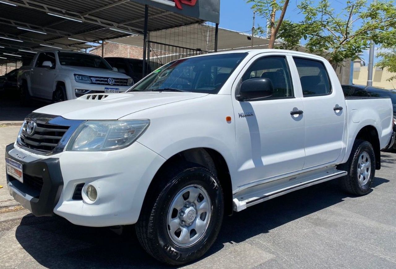 Toyota Hilux Usada en San Juan, deRuedas