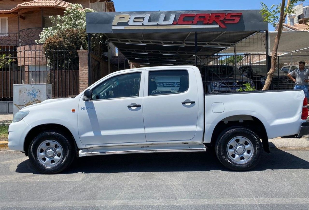 Toyota Hilux Usada en San Juan, deRuedas