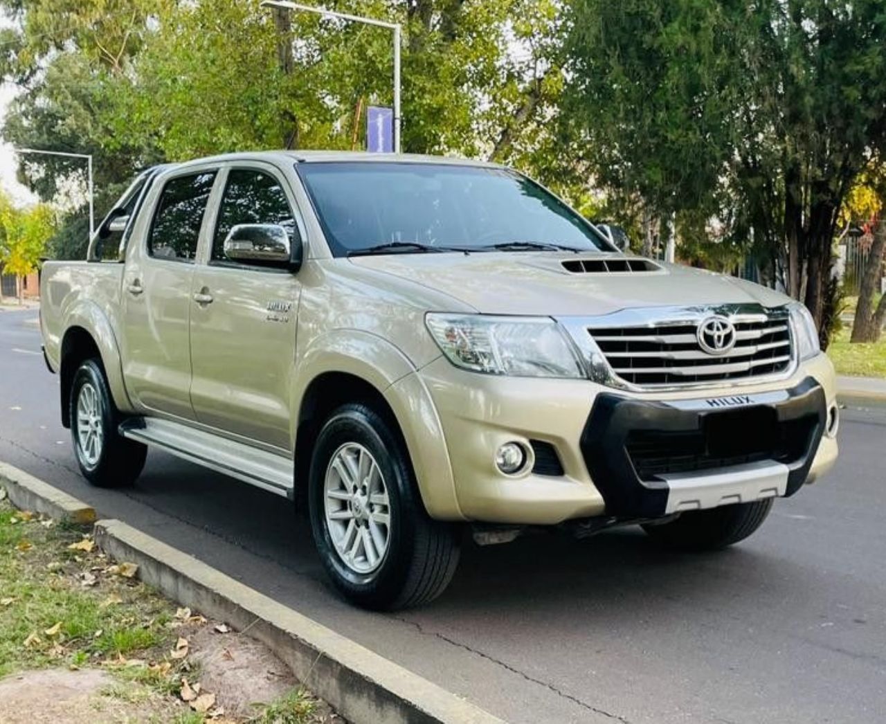 Toyota Hilux Usada Financiado en Mendoza, deRuedas