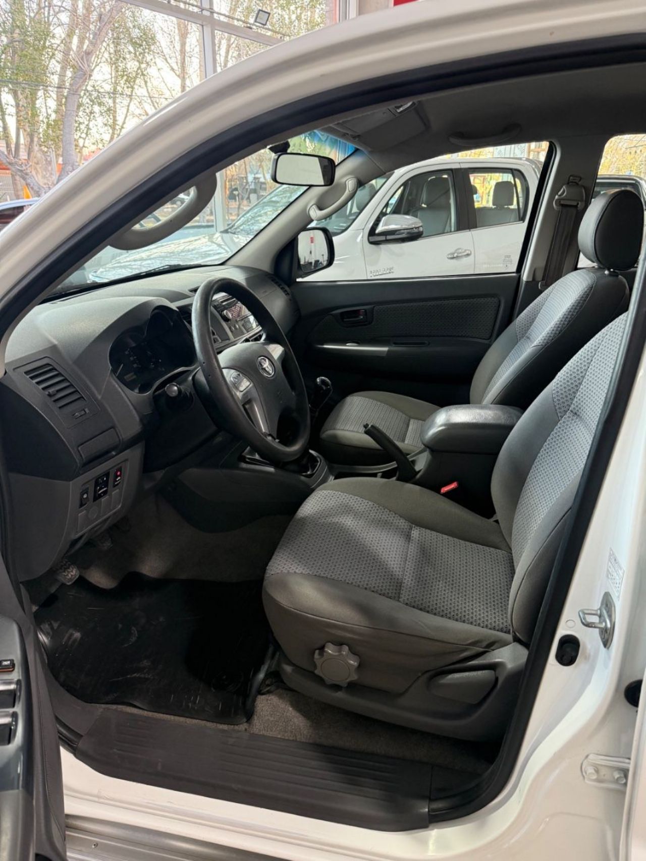 Toyota Hilux Usada Financiado en Mendoza, deRuedas