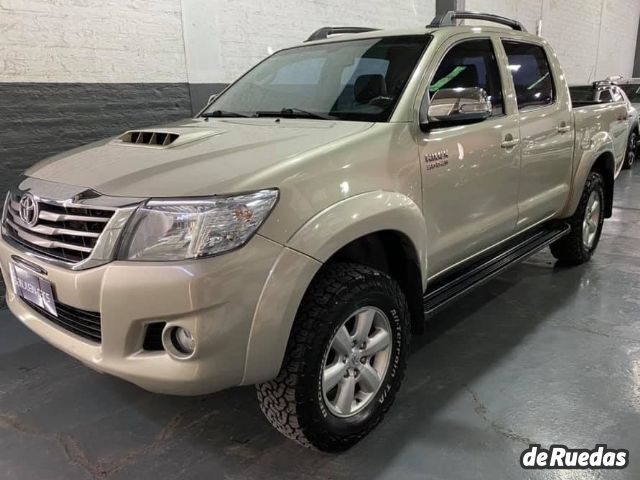 Toyota Hilux Usada en San Juan, deRuedas