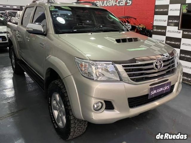 Toyota Hilux Usada en San Juan, deRuedas