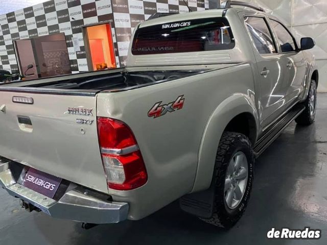 Toyota Hilux Usada en San Juan, deRuedas