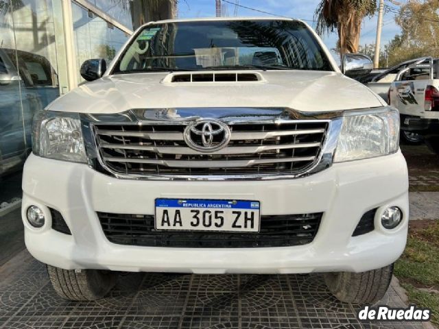 Toyota Hilux Usada en San Juan, deRuedas