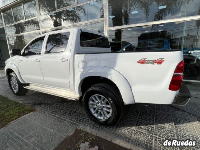 Toyota Hilux Usada en San Juan, deRuedas