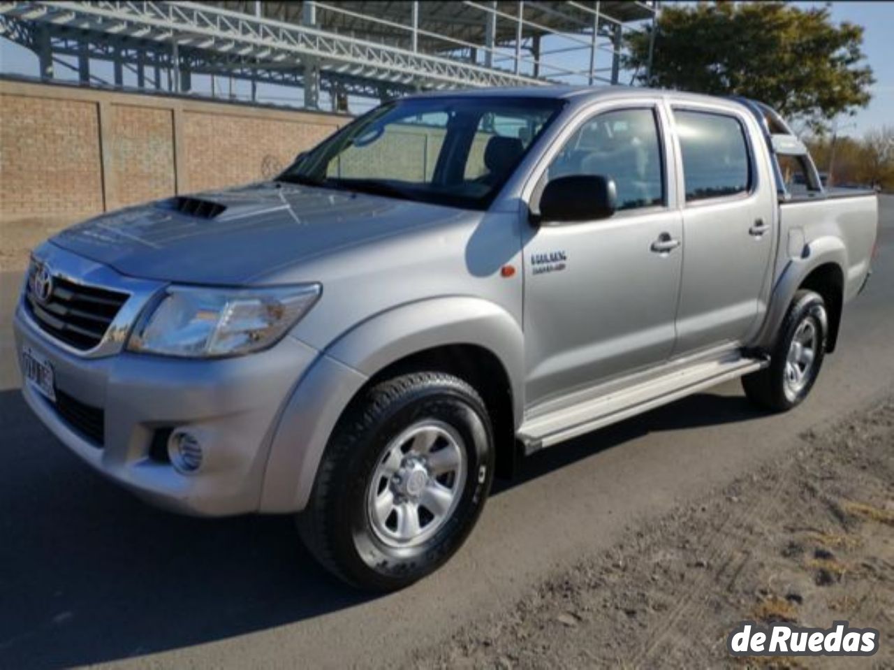 Toyota Hilux Usada en San Juan, deRuedas