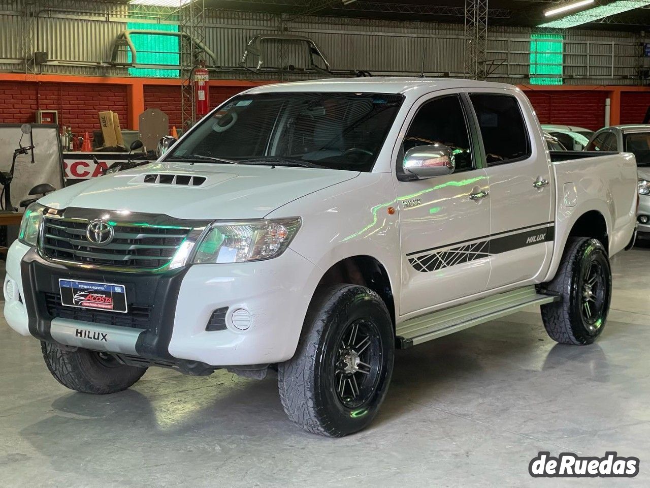 Toyota Hilux Usada en San Juan, deRuedas