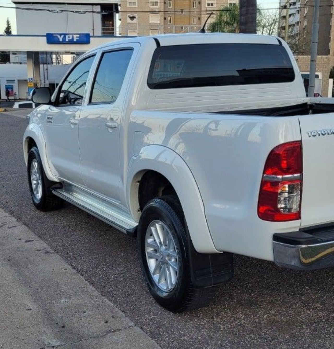 Toyota Hilux Usada en Córdoba, deRuedas