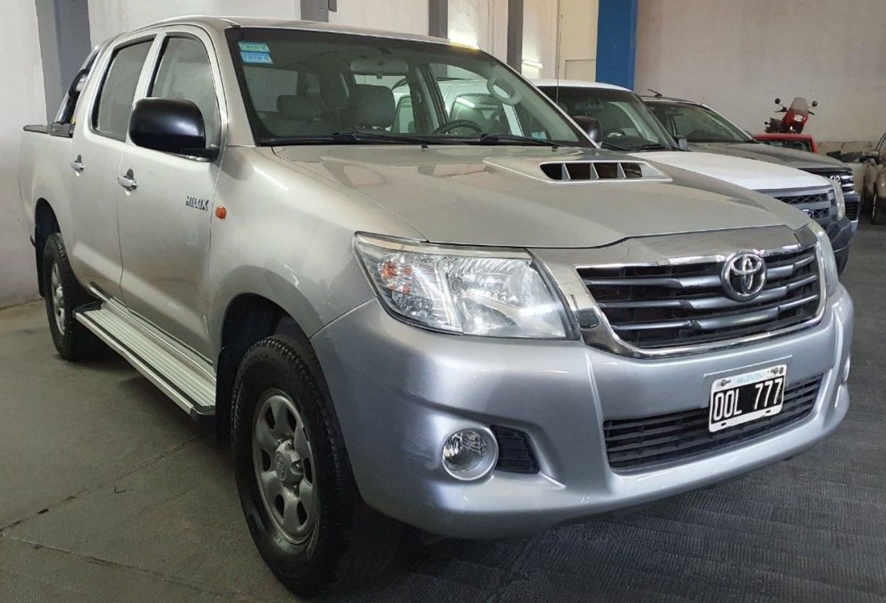 Toyota Hilux Usada en San Juan, deRuedas