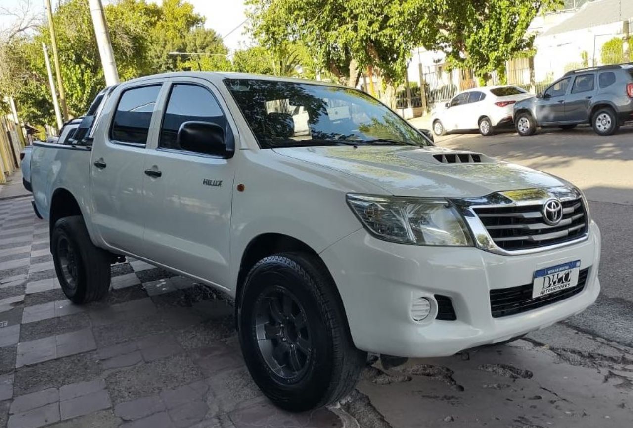 Toyota Hilux Usada Financiado en Mendoza, deRuedas
