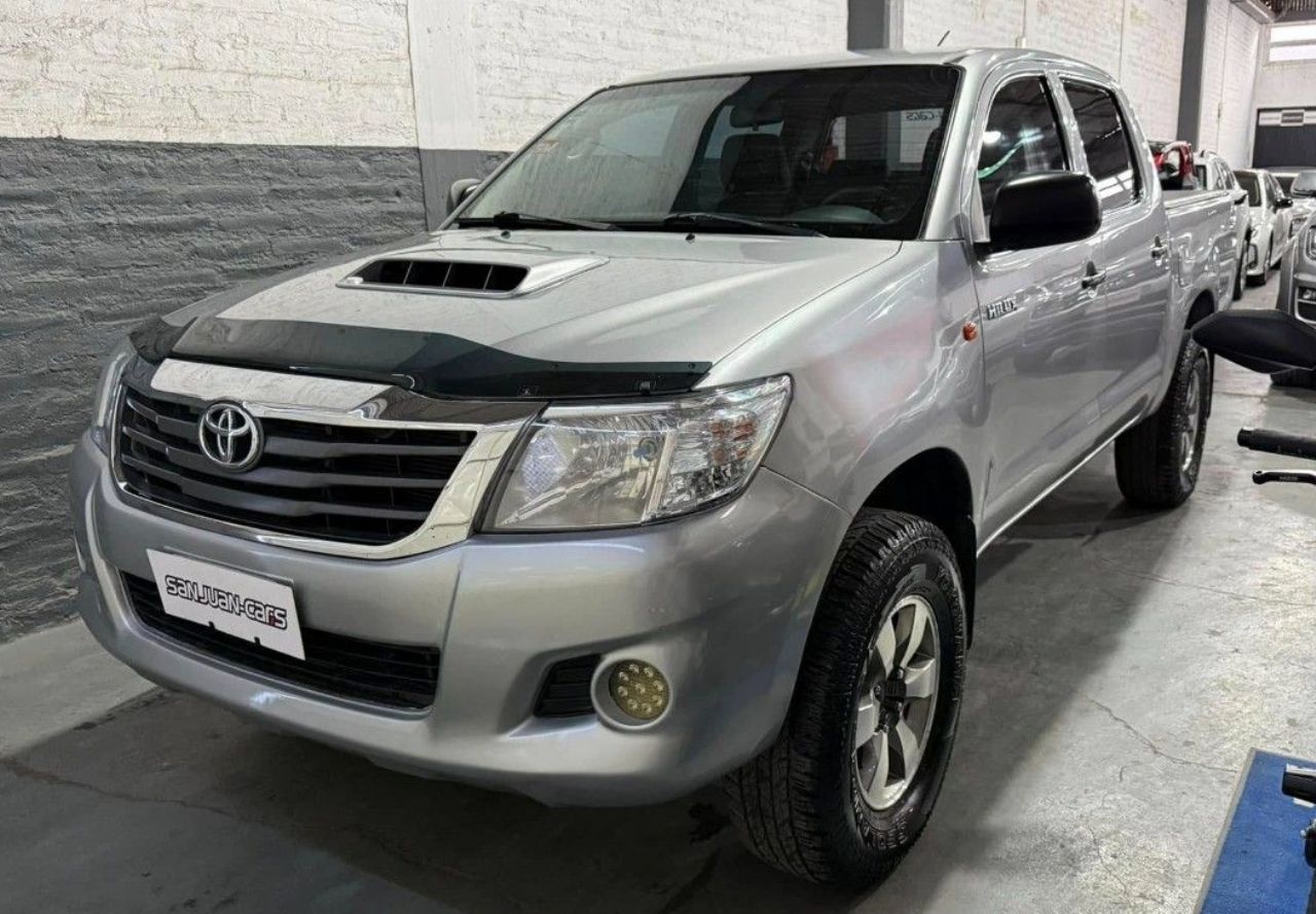Toyota Hilux Usada en San Juan, deRuedas