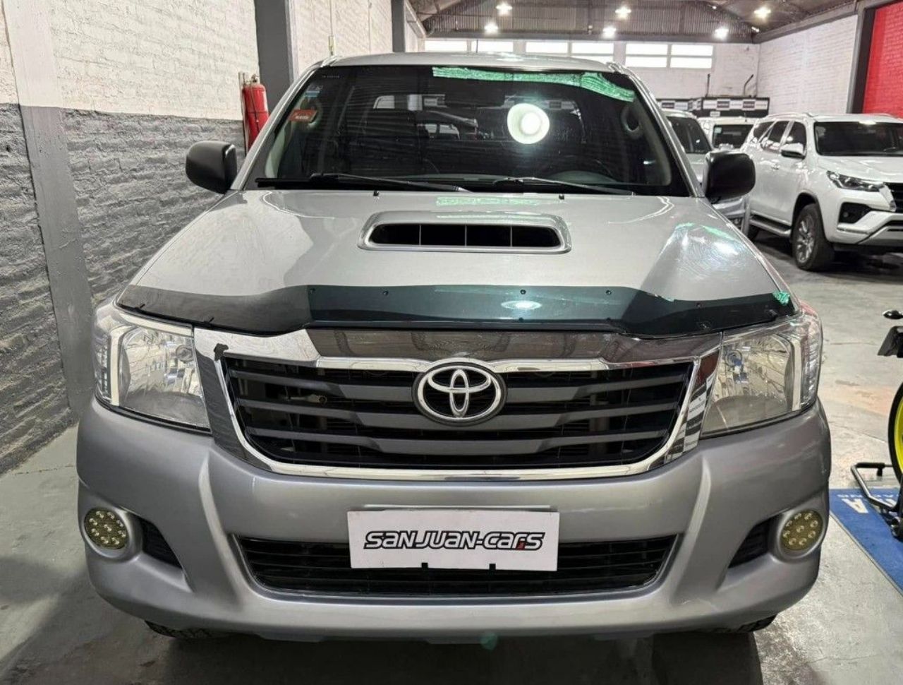 Toyota Hilux Usada en San Juan, deRuedas