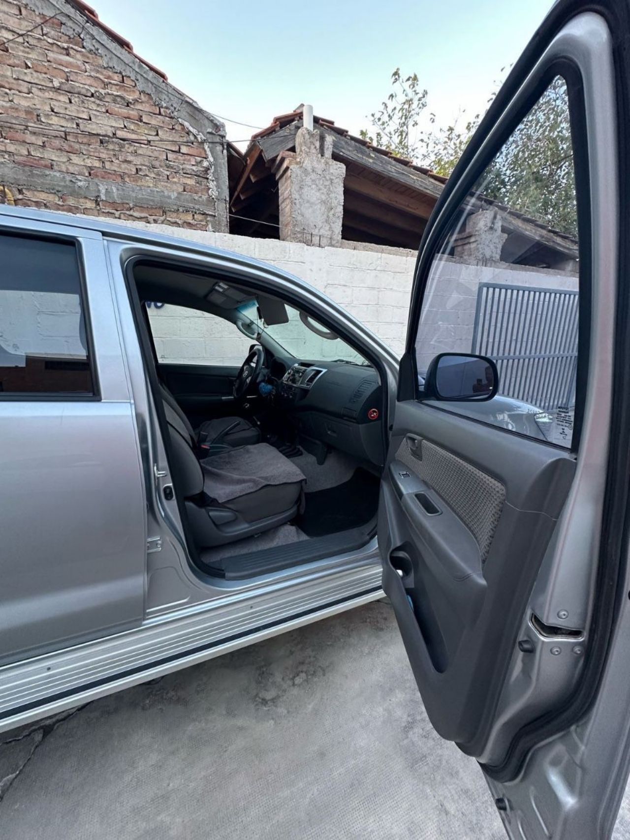 Toyota Hilux Usada en San Juan, deRuedas