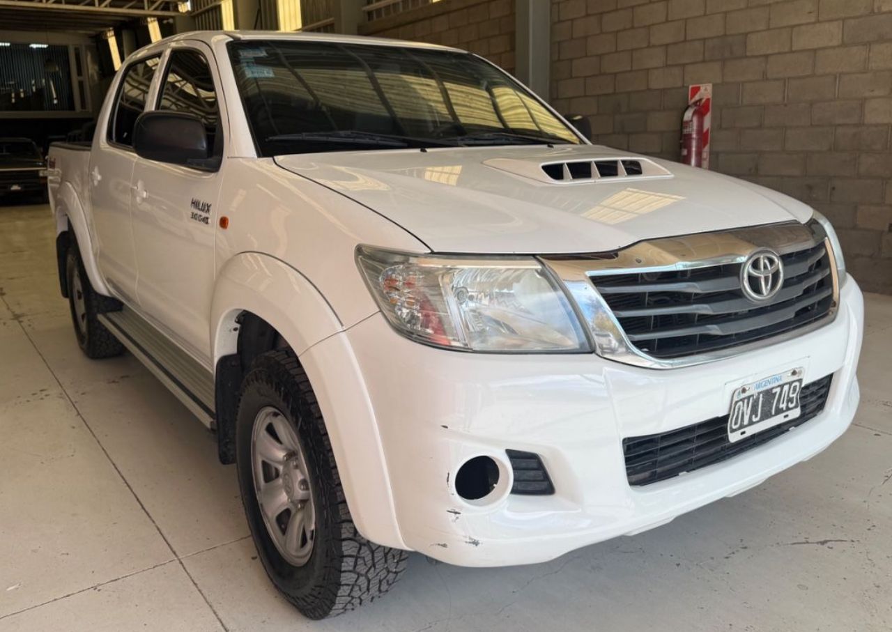 Toyota Hilux Usada Financiado en Mendoza, deRuedas