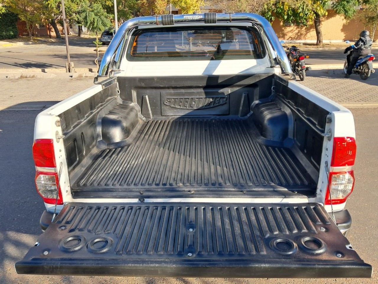 Toyota Hilux Usada Financiado en Mendoza, deRuedas