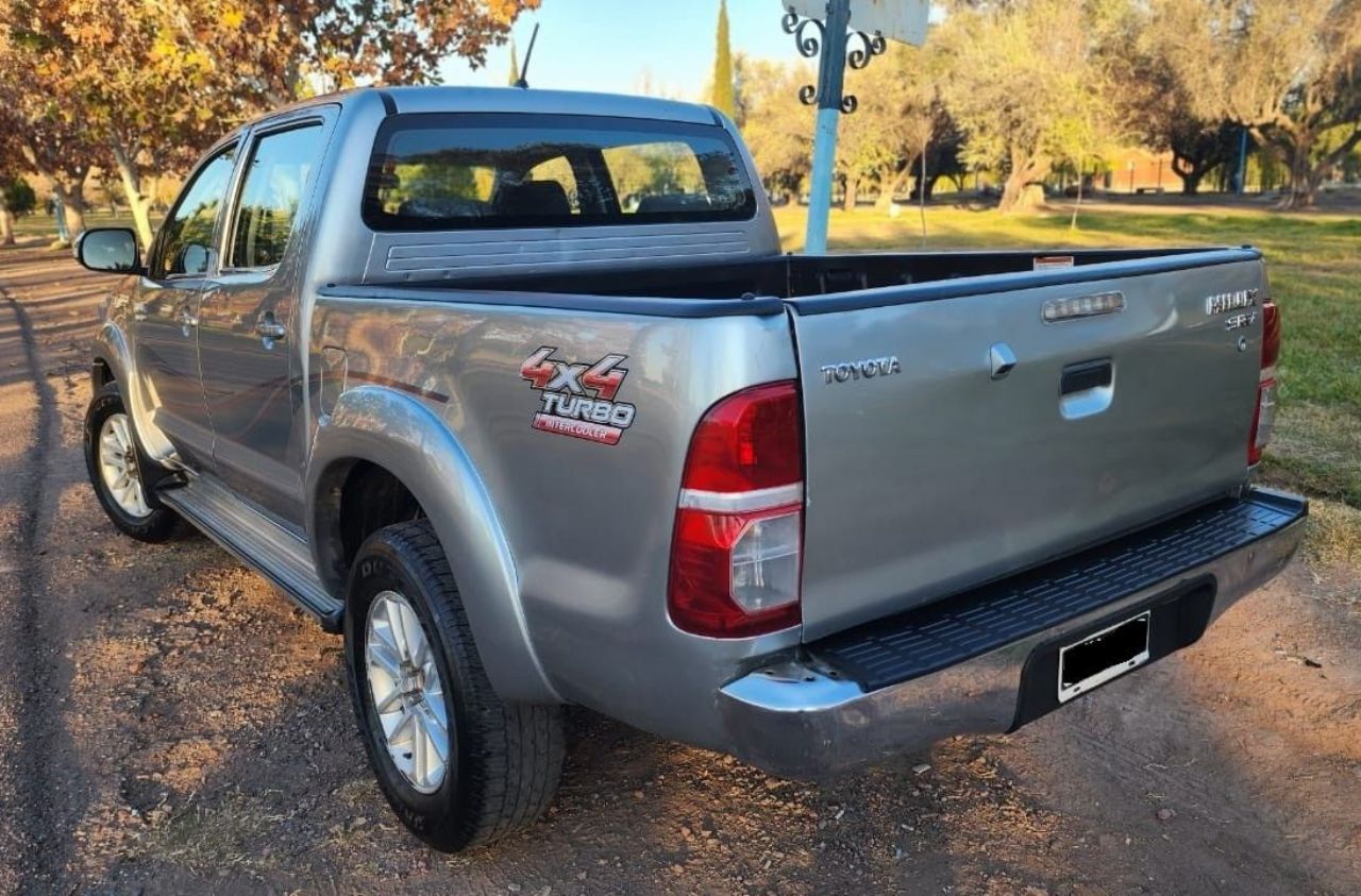Toyota Hilux Usada Financiado en Mendoza, deRuedas