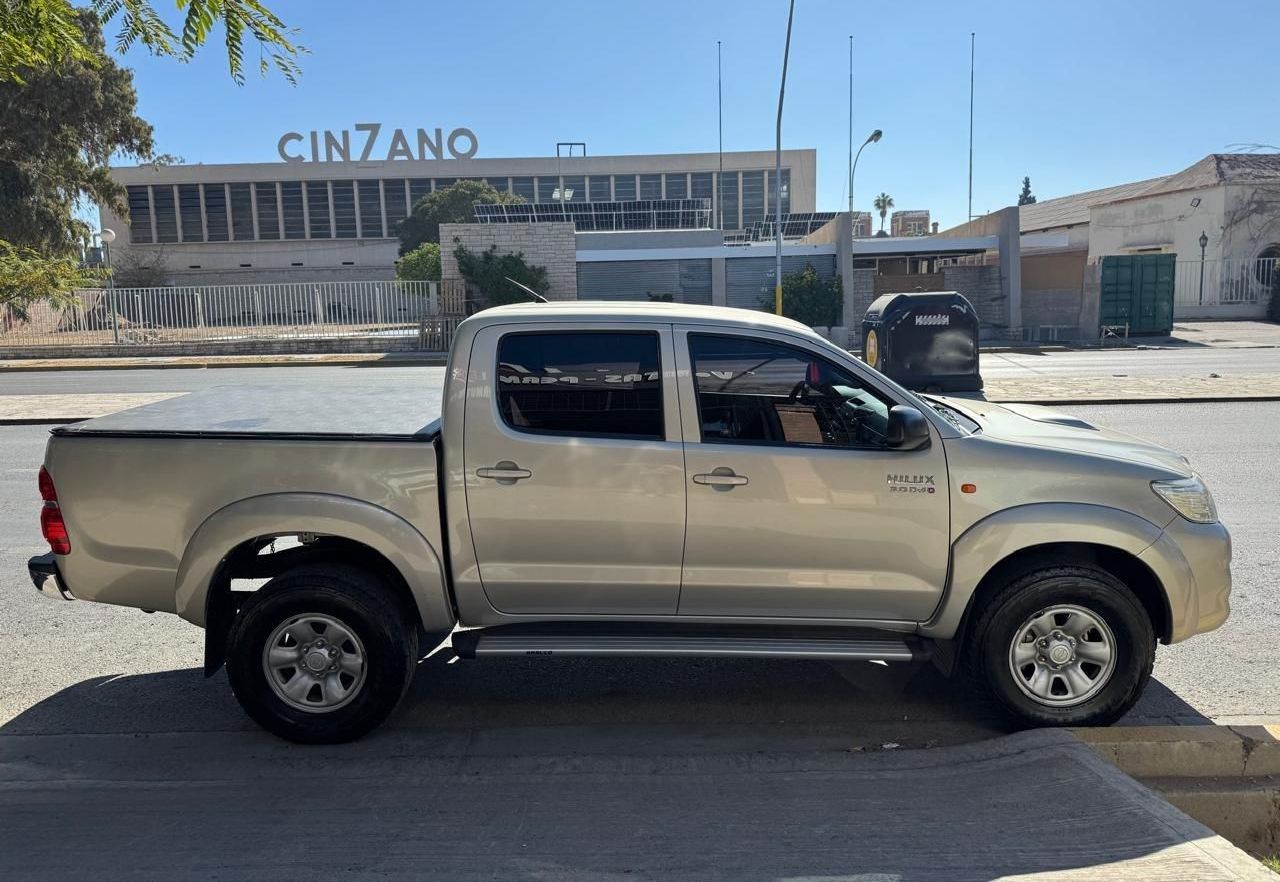 Toyota Hilux Usada Financiado en San Juan, deRuedas
