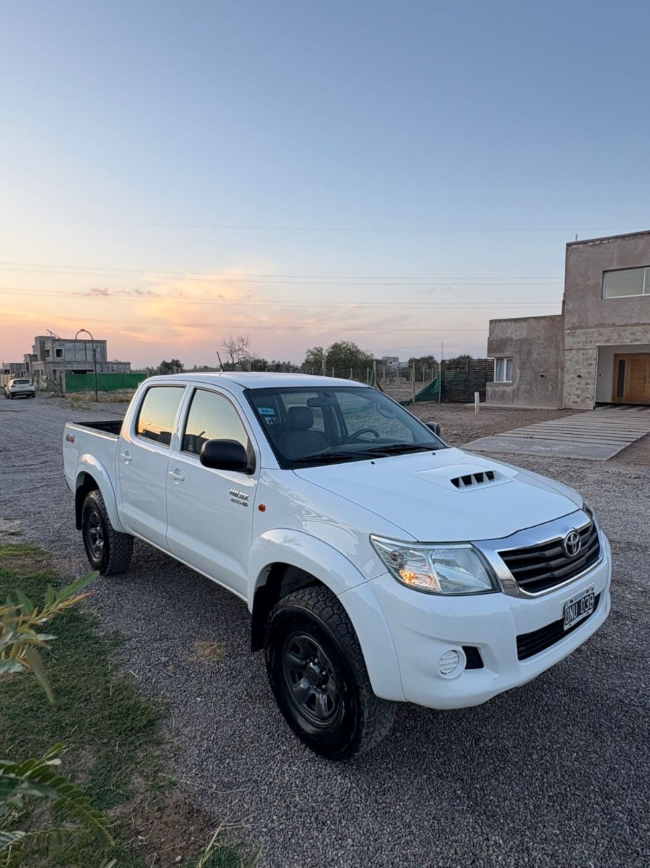Toyota Hilux Usada en San Juan, deRuedas