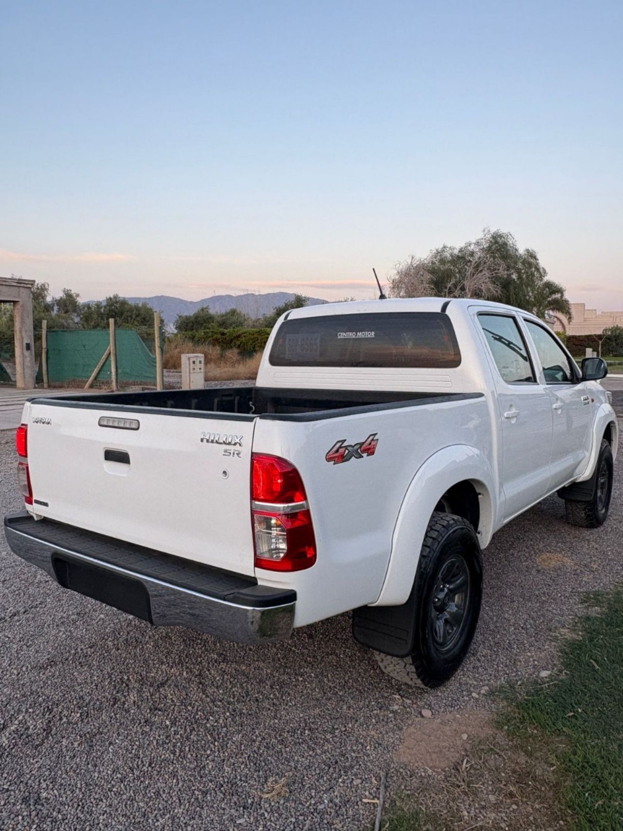 Toyota Hilux Usada en San Juan, deRuedas