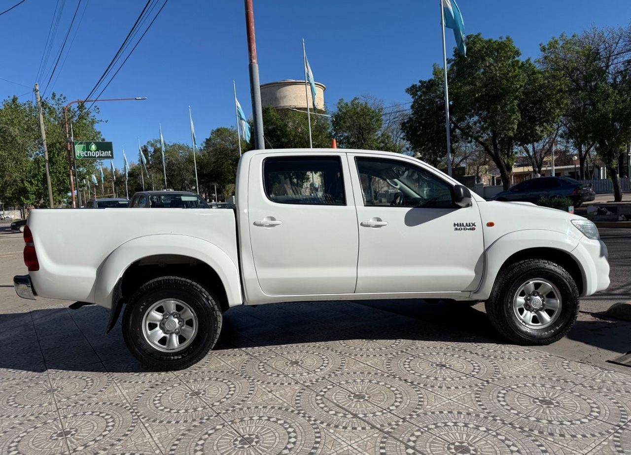 Toyota Hilux Usada Financiado en Mendoza, deRuedas