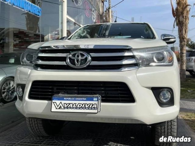 Toyota Hilux Usada en San Juan, deRuedas