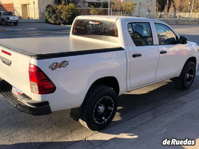 Toyota Hilux Usada en San Juan, deRuedas