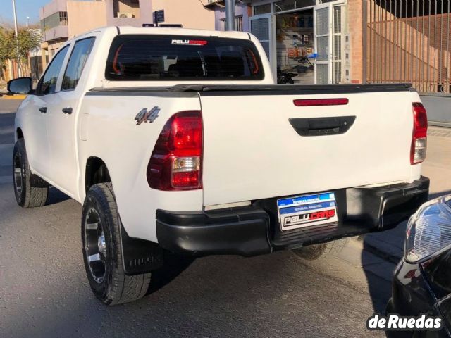 Toyota Hilux Usada en San Juan, deRuedas