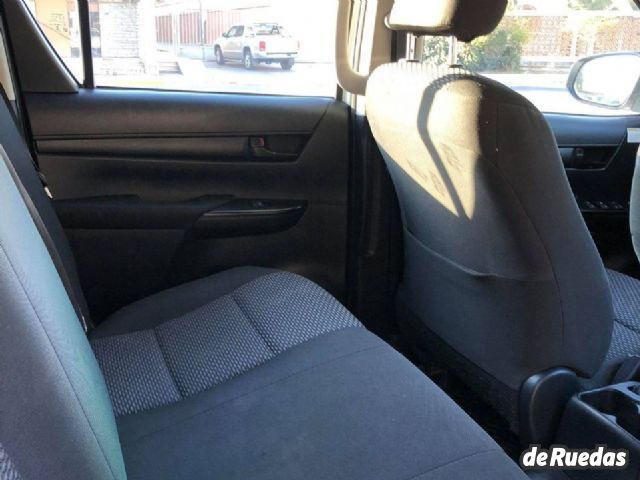 Toyota Hilux Usada en San Juan, deRuedas