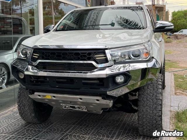Toyota Hilux Usada en San Juan, deRuedas