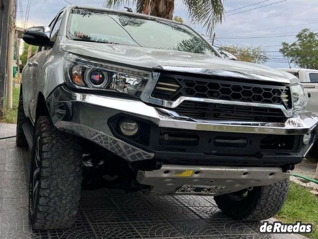 Toyota Hilux Usada en San Juan, deRuedas