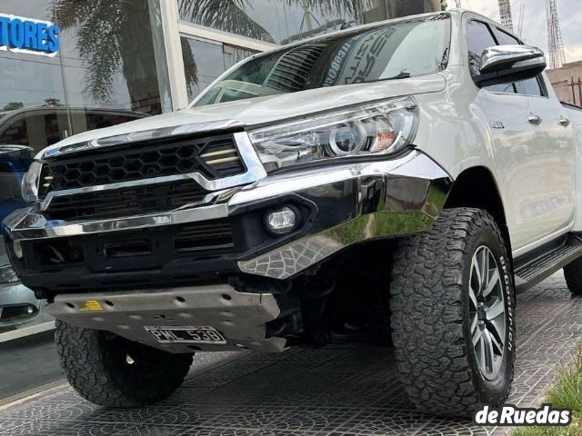Toyota Hilux Usada en San Juan, deRuedas