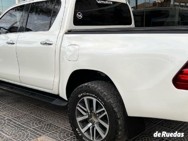Toyota Hilux Usada en San Juan, deRuedas